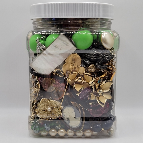 2+ lb VTG to Now Jewelry Jar | Craft, Repair, Wear - Picture 2 of 8
